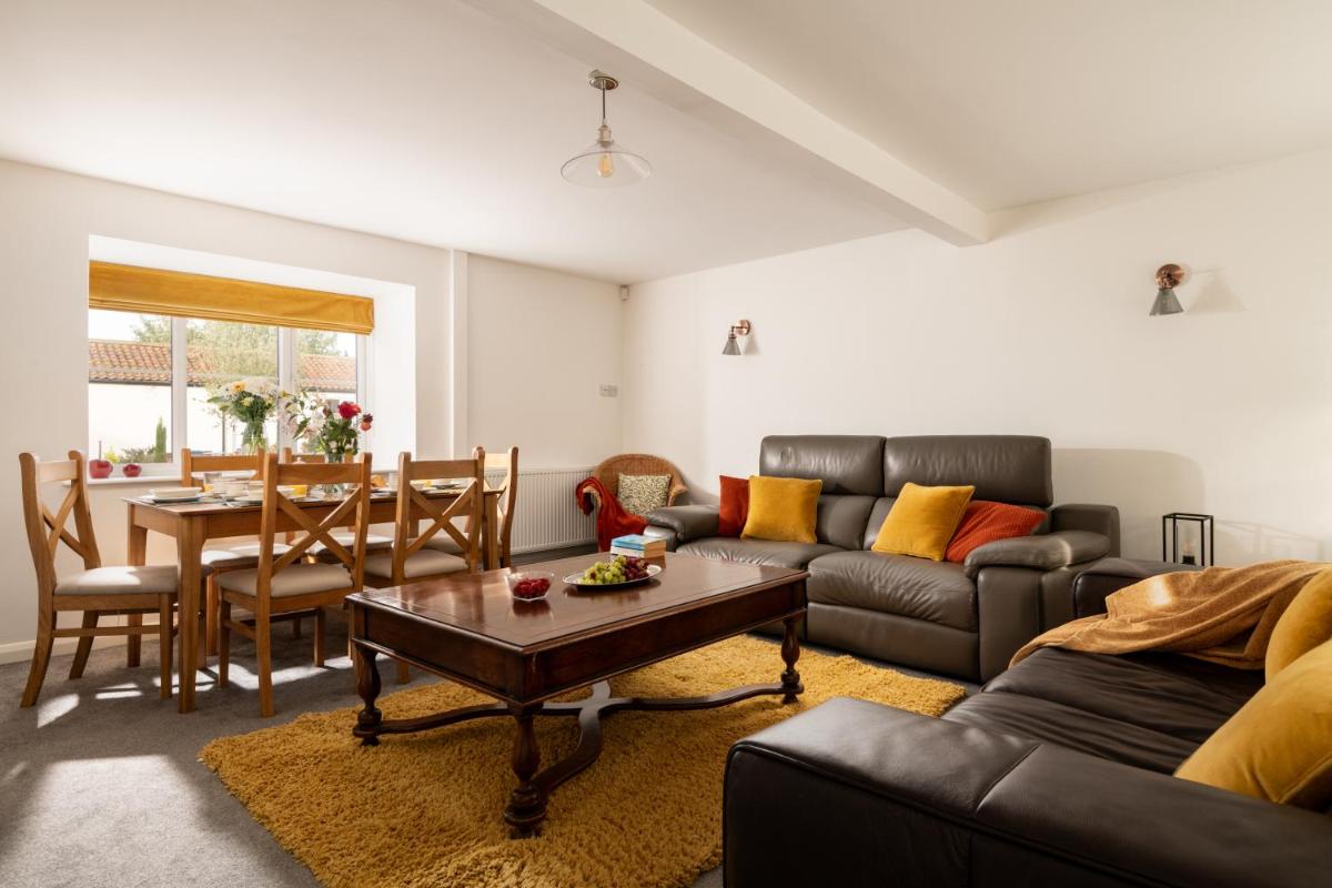 Low Barn - Housity