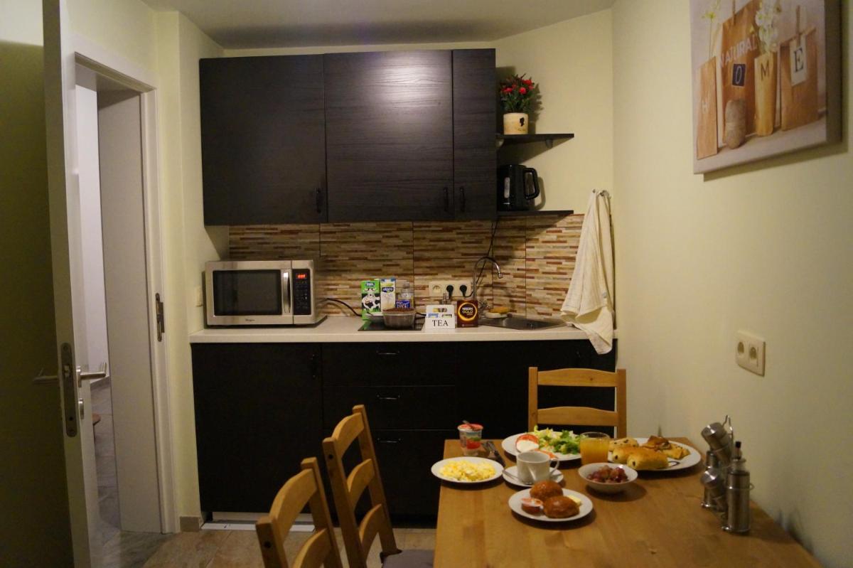 EU Guesthouse - Housity