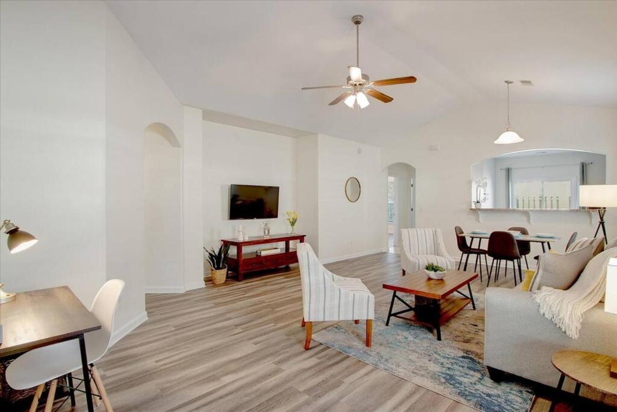 Relax & Unwind Near Savannah - Housity