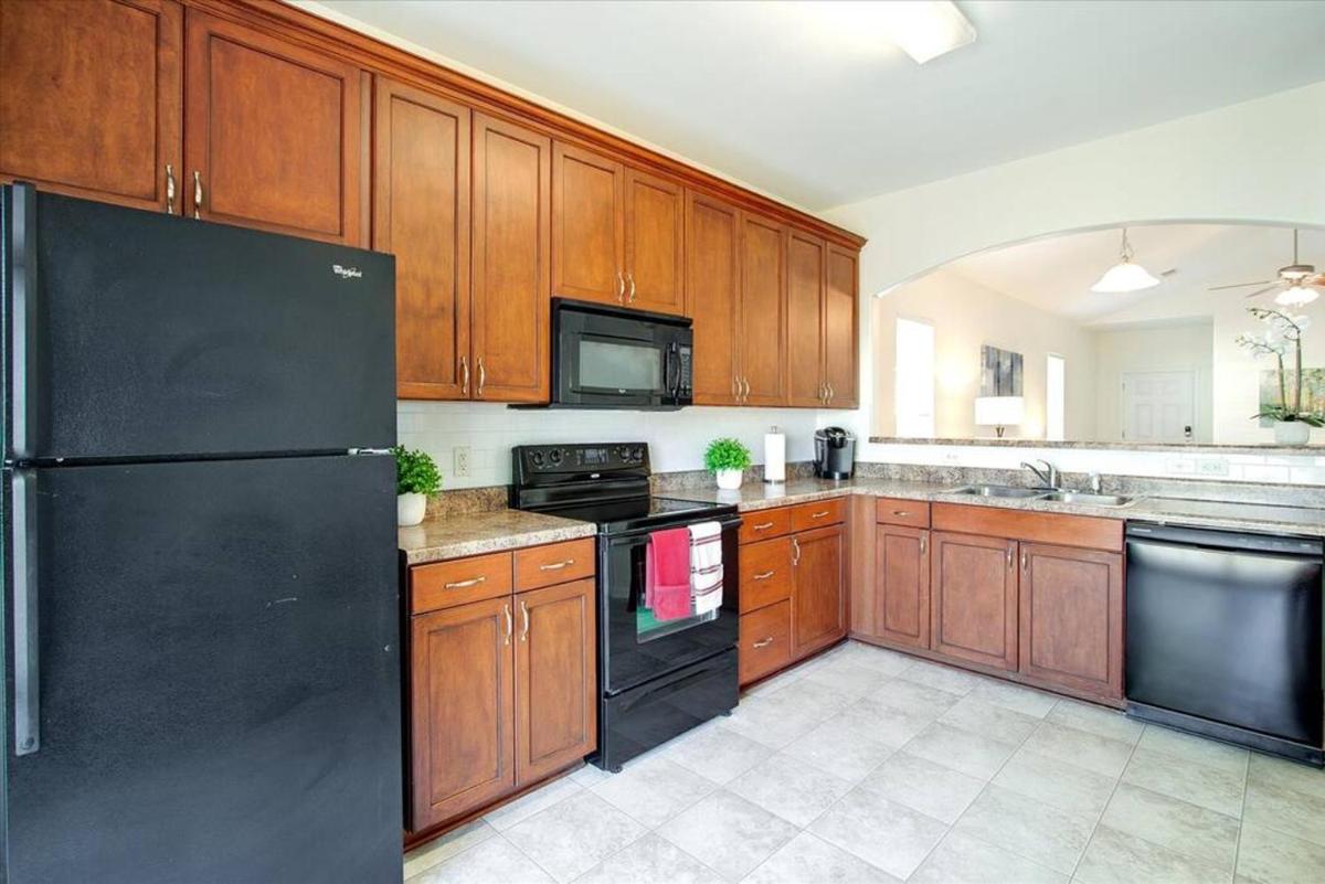 Relax & Unwind Near Savannah - Housity