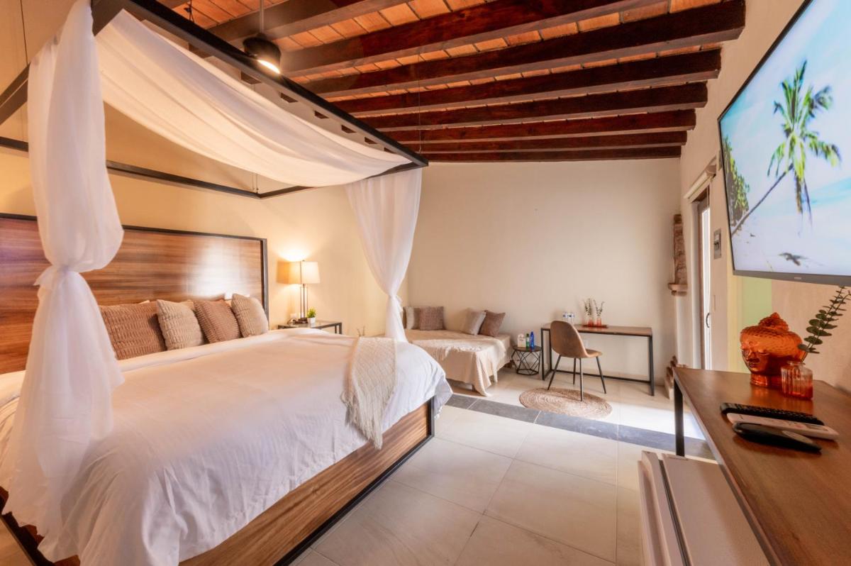 Casa Victoria Malecón - Adults Only - Housity