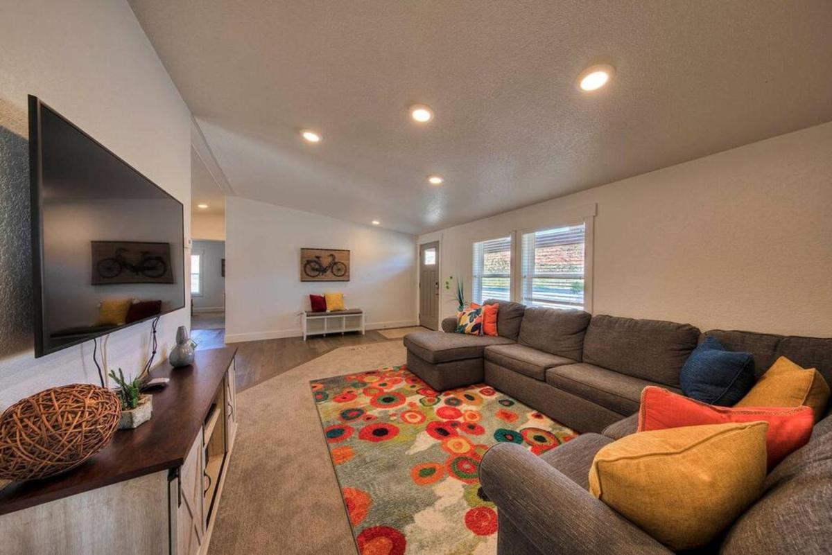 The Shack Private Home & Hot Tub - Housity