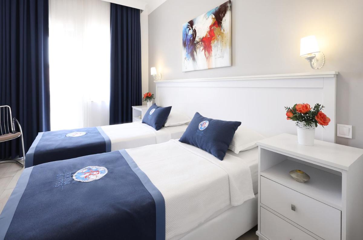 Rodina Suites Hotel - Housity