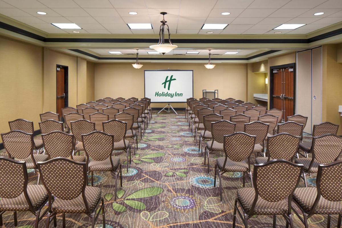 Holiday Inn Grand Rapids-Airport by IHG - Housity