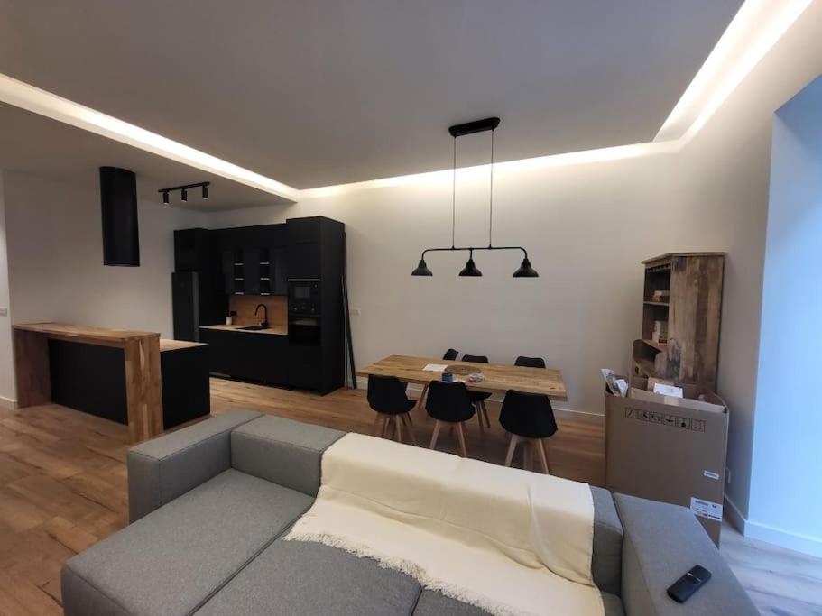 Moderno apartamento centrico para 8 personas - Housity
