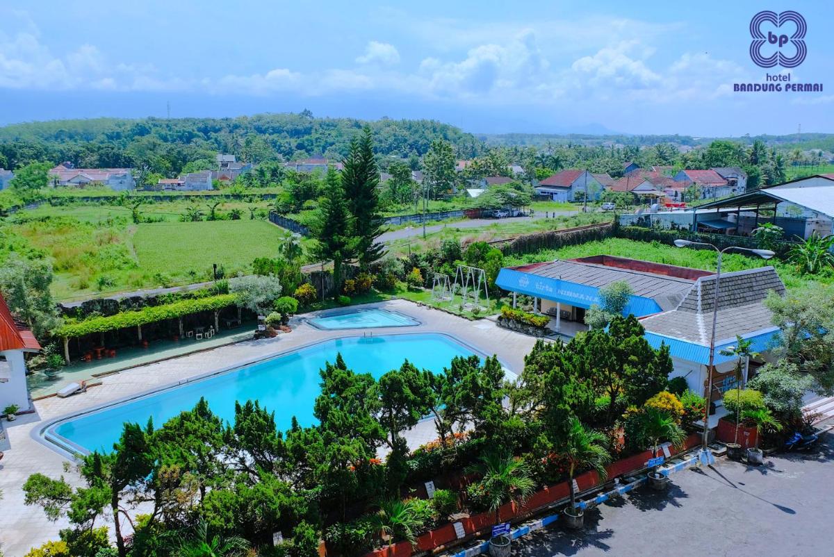 Bandung Permai Hotel Jember - Housity