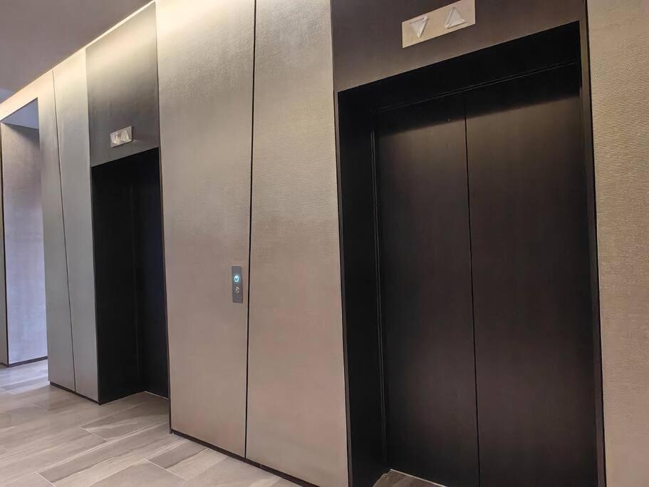 Luxury Oasis in Makati with Balcony - Housity
