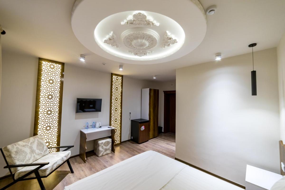Khans Palace Hotel - Housity