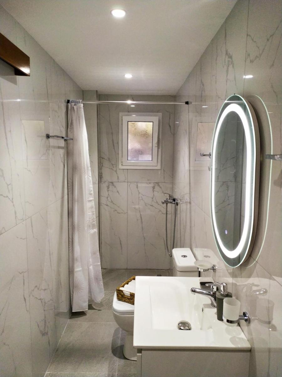 Toma's Guest House - Hizvo