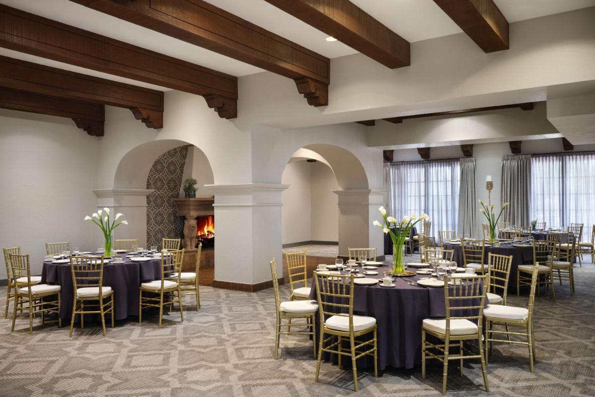 DoubleTree by Hilton Austin - Housity