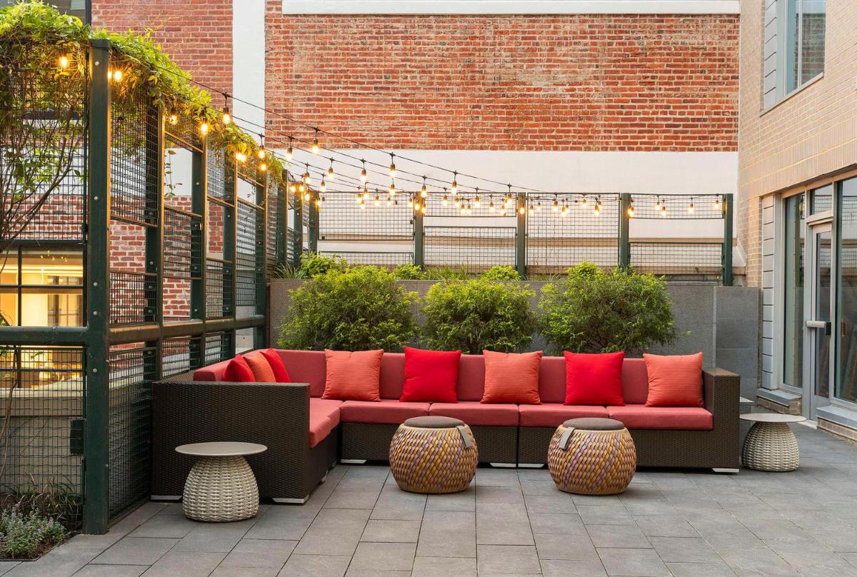 Hilton Garden Inn Washington DC/Georgetown Area - Housity