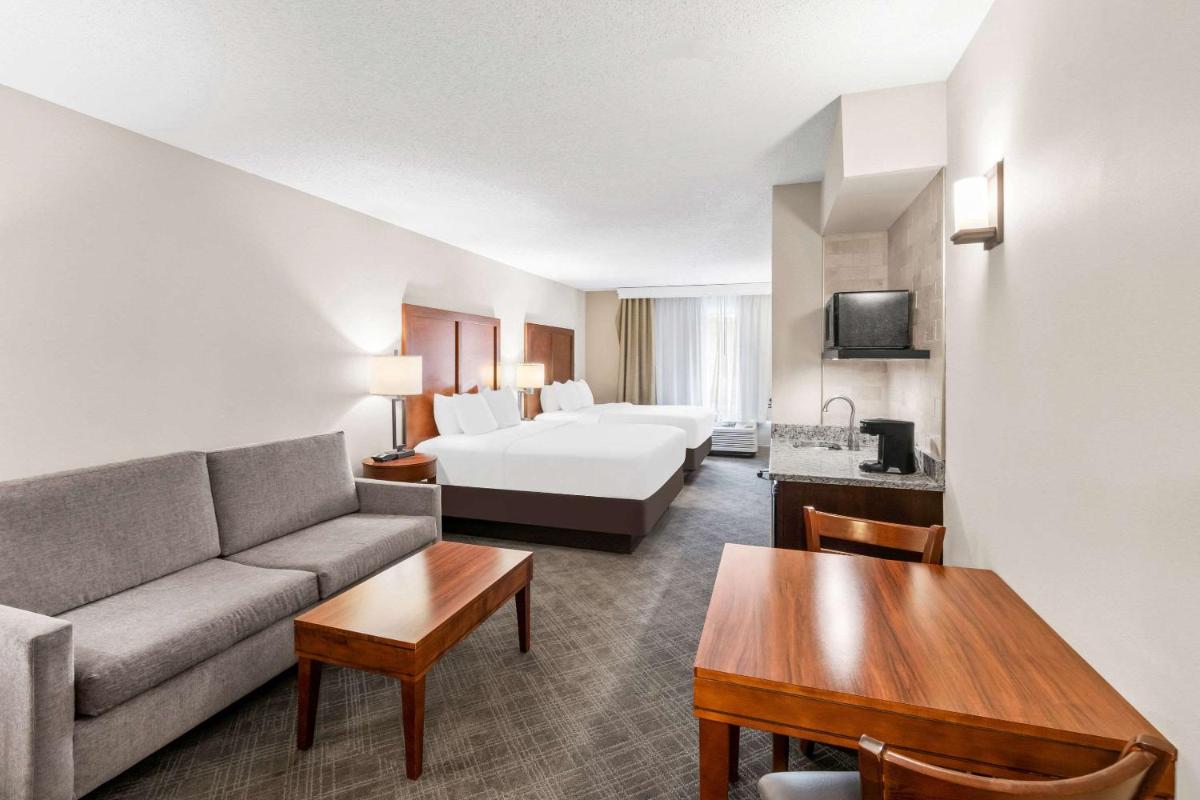 Comfort Inn West - Housity