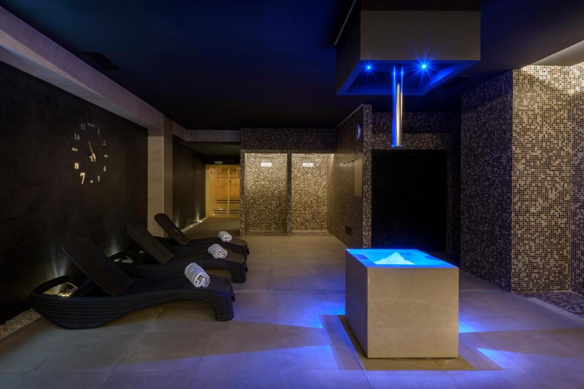 Zona de estar de Oroel Hotel & SPA