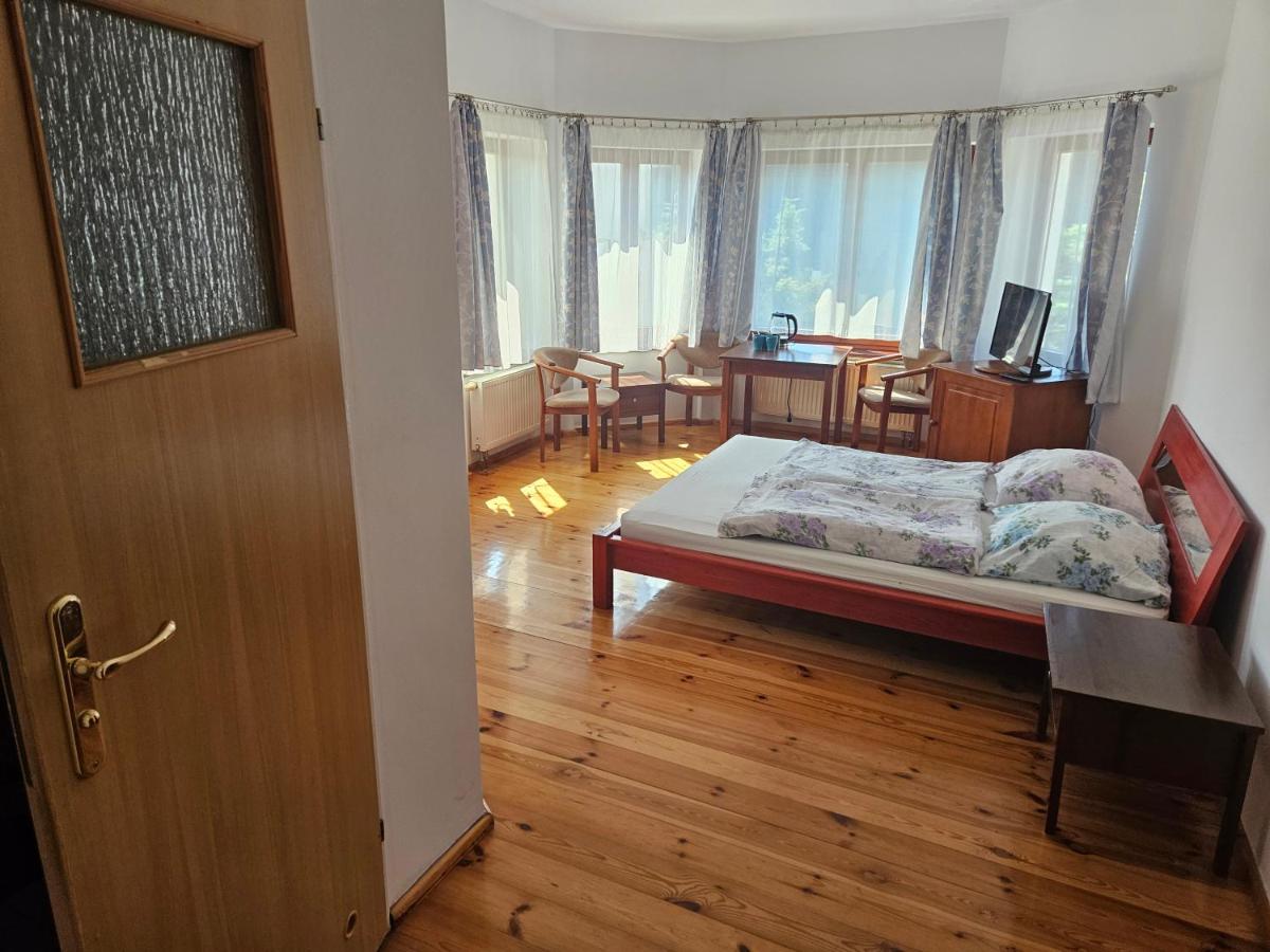 Alex Inn - Housity