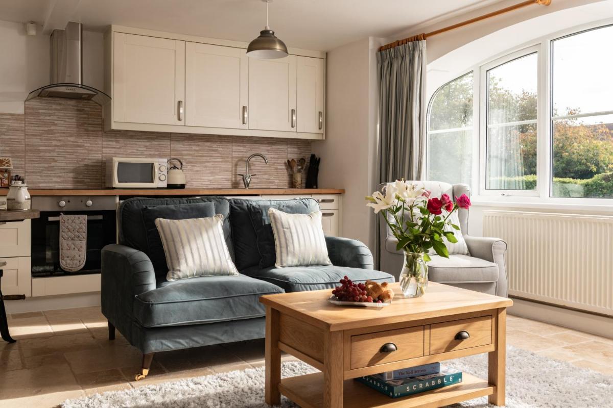 May Cottage - Housity