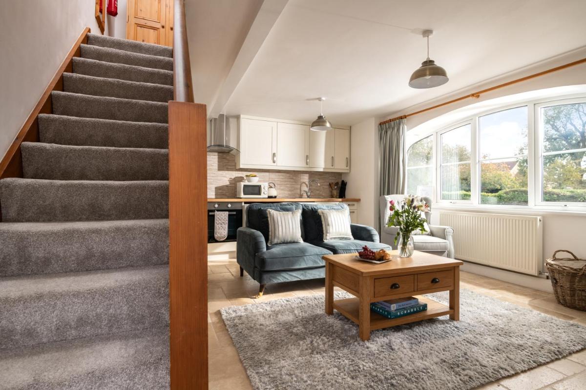 May Cottage - Housity