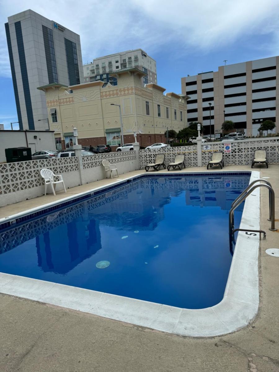 Travelodge by Wyndham Virginia Beach - Housity