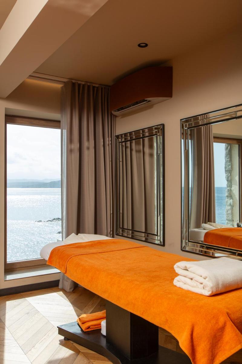 Un ou plusieurs lits dans un hébergement de l'établissement Hotel La Pietra Restaurant & Spa