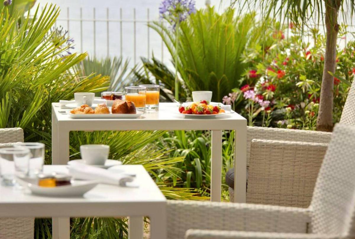 Nourriture dans l'hôtel ou à proximité