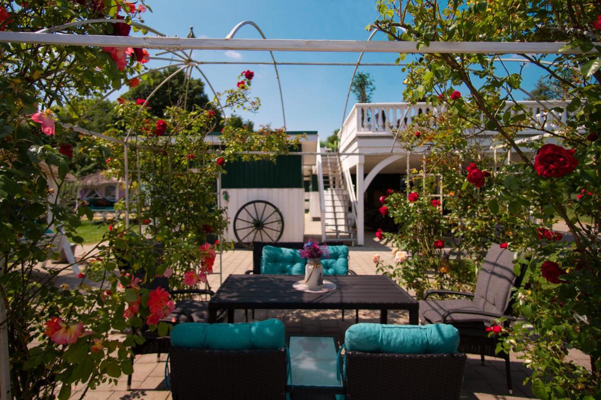 Boutique-Hotel Art Zone Ranch - Housity