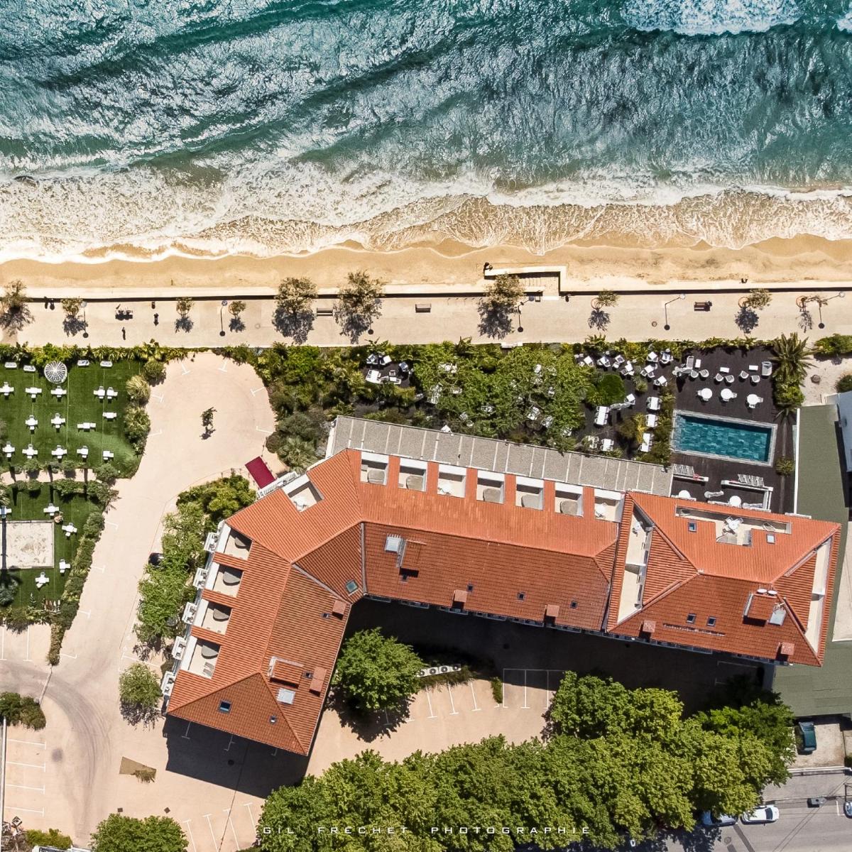 Vue générale sur la mer ou vue sur la mer prise depuis l'hôtel