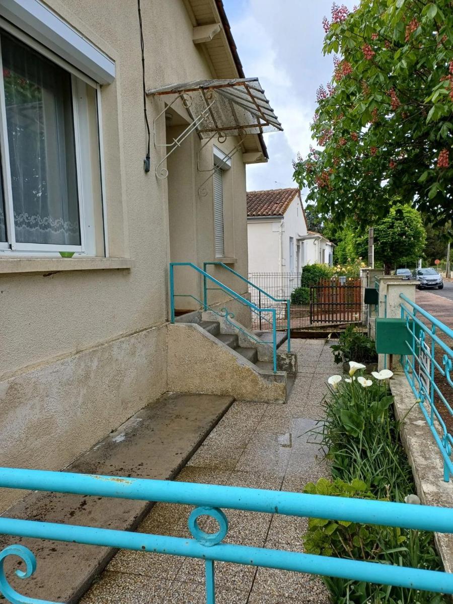 Appartement agreable a Jonzac de 35 m² avec parking prive - Housity