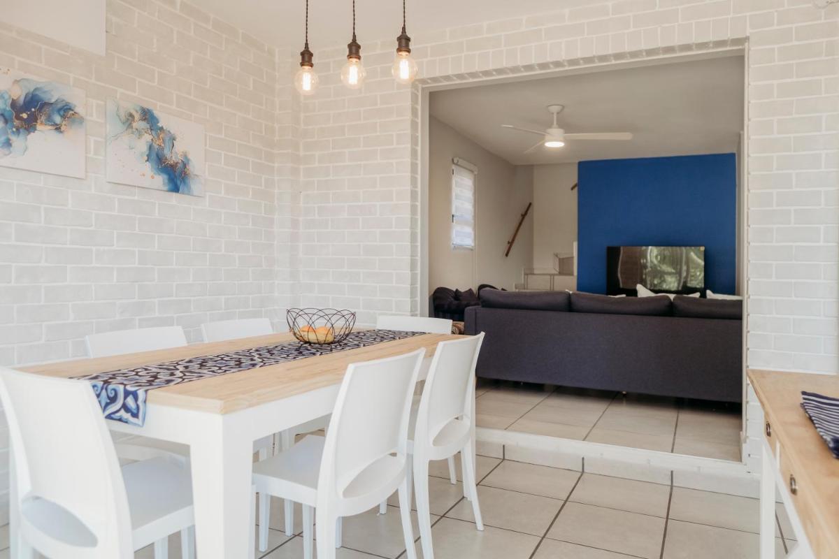 Malachite Place - Housity