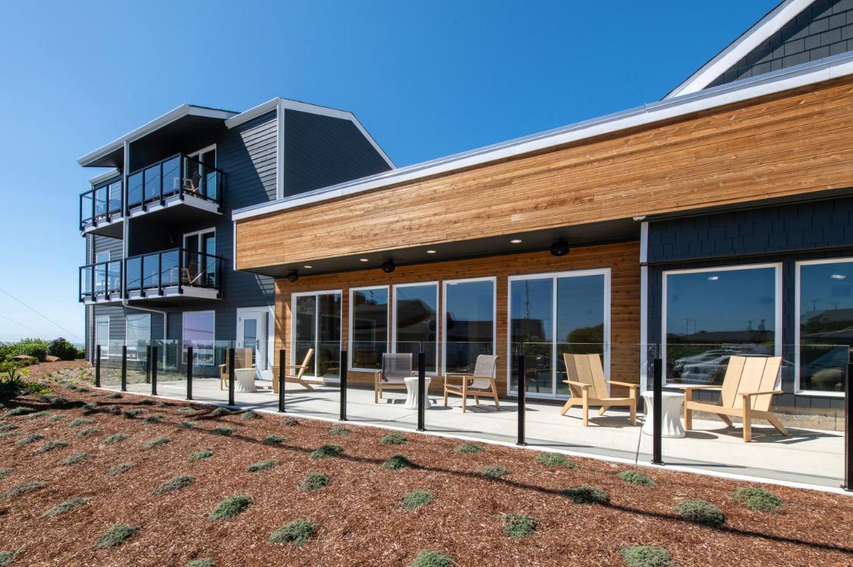 The Whaler - Newport - Housity