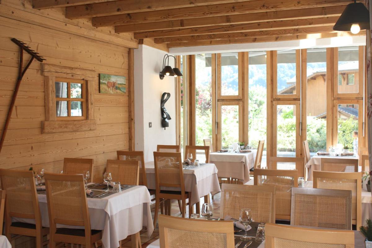 Restaurant ou autre lieu de restauration dans l'établissement Logis Hotel Gai Soleil