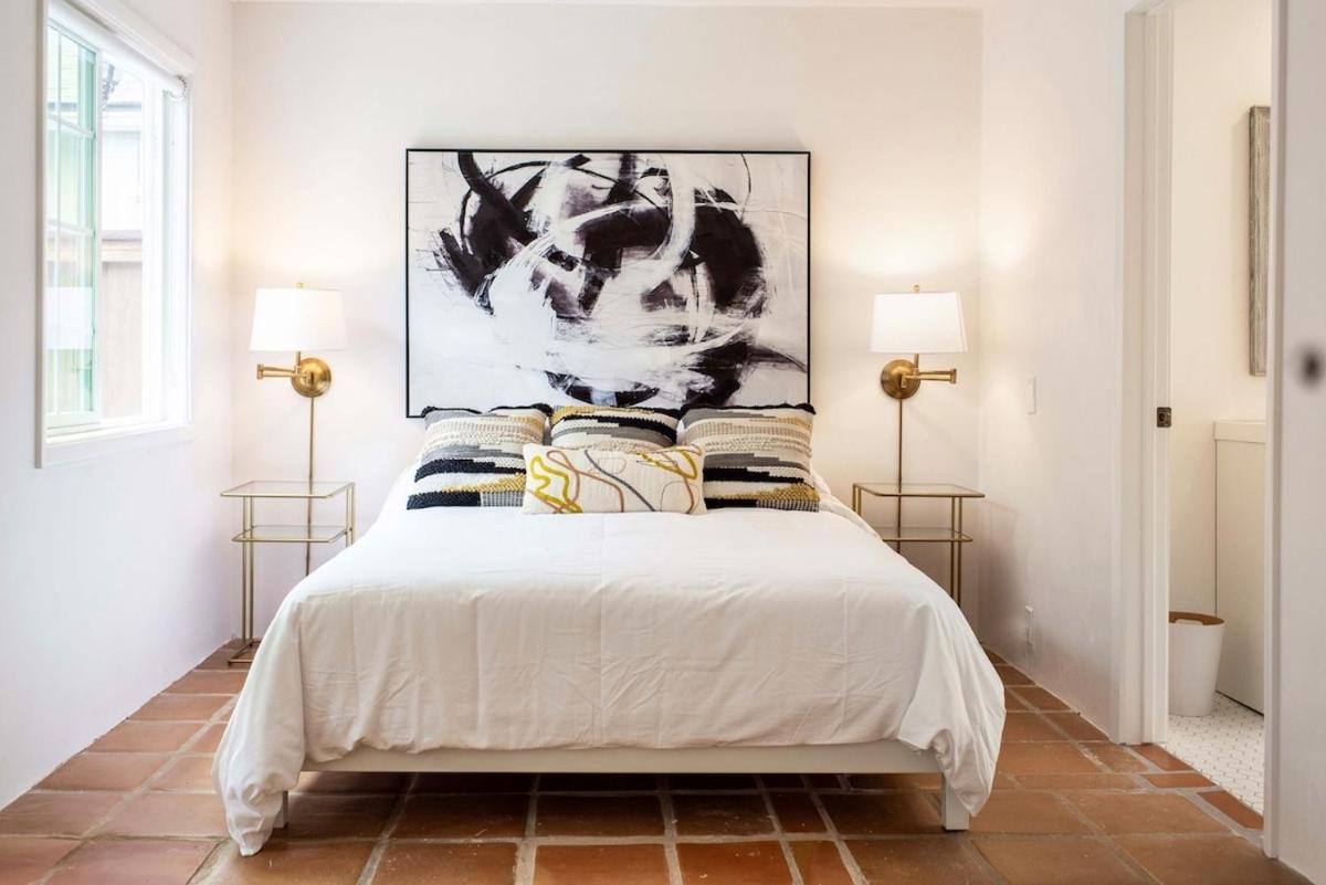 Charming Montecito Orchard Cottage - Housity