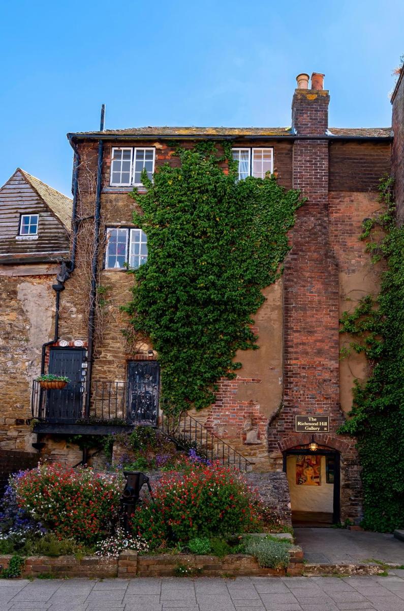 Crooked Loft - Housity