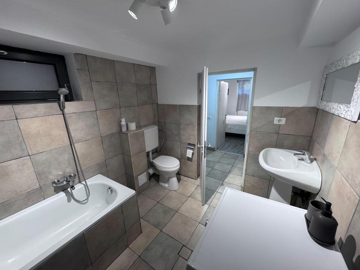 News Studio - Housity