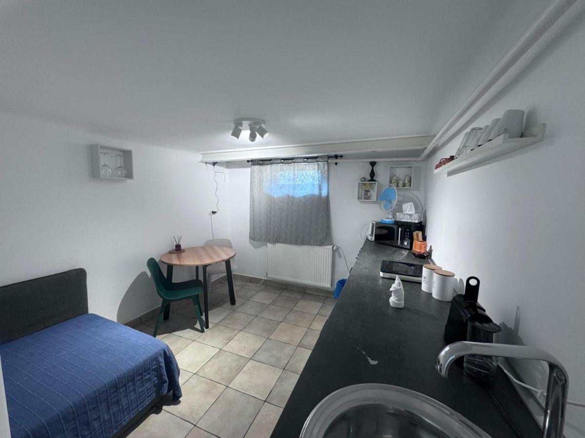 News Studio - Housity