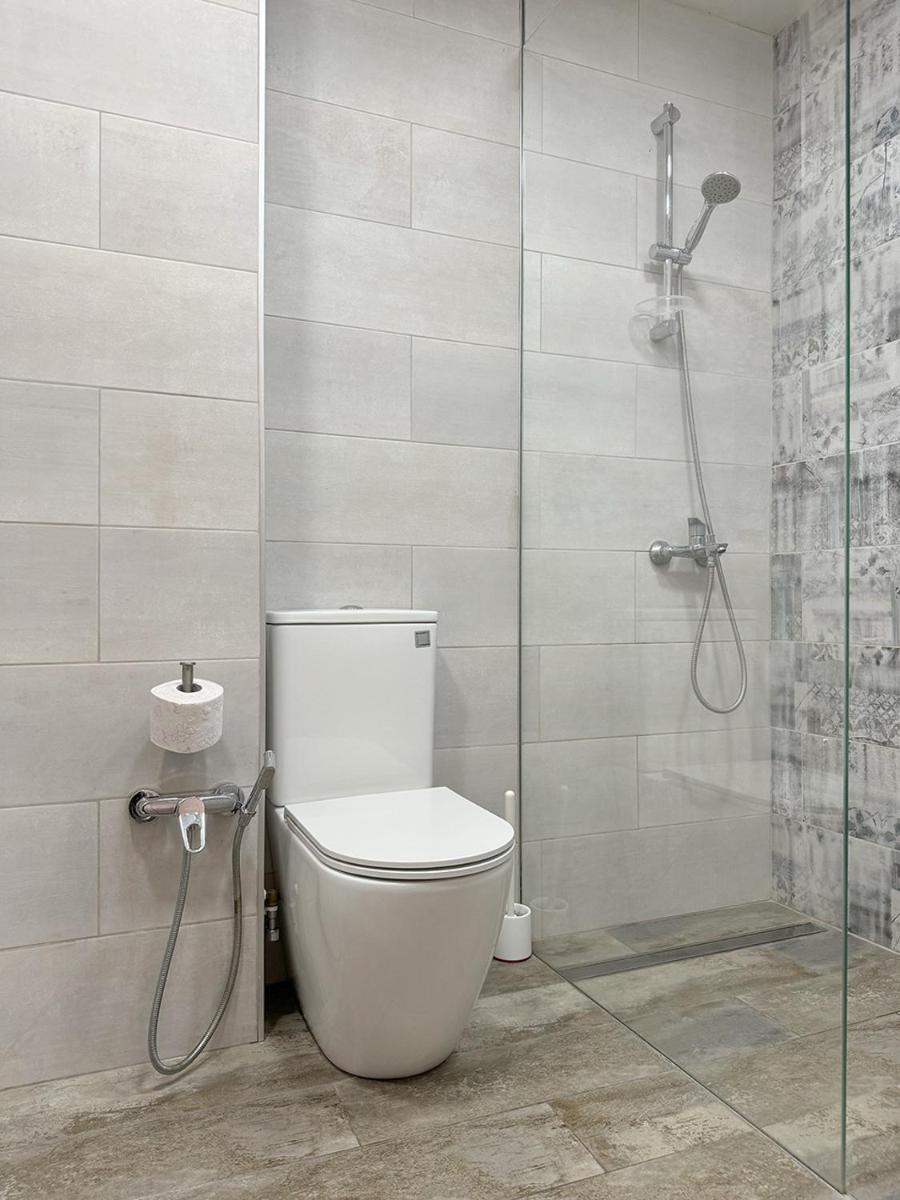Your Charming Home, Steps to Republic Square - Hizvo