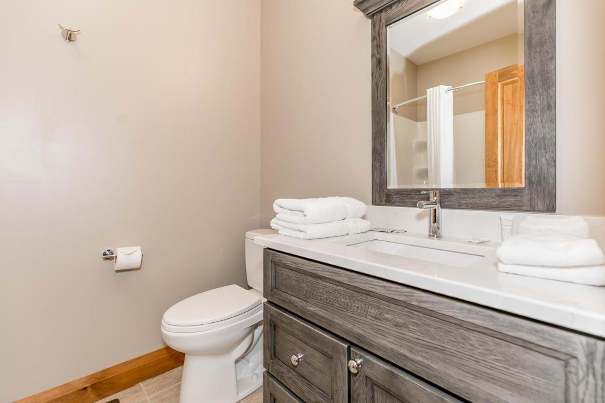 Villas Of Muskoka - 4 - Plex Villa 2C - Housity