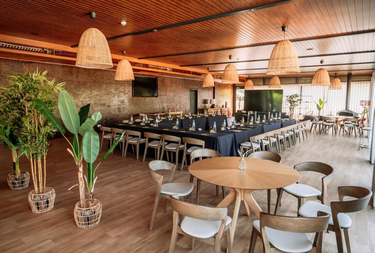 Um restaurante ou outro lugar para comer em Hotel de Charme Casa da Amieira