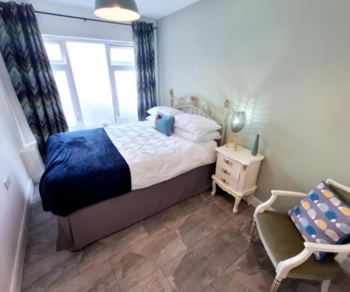 Beautiful 2 bedroom annexe in popular town location - Housity