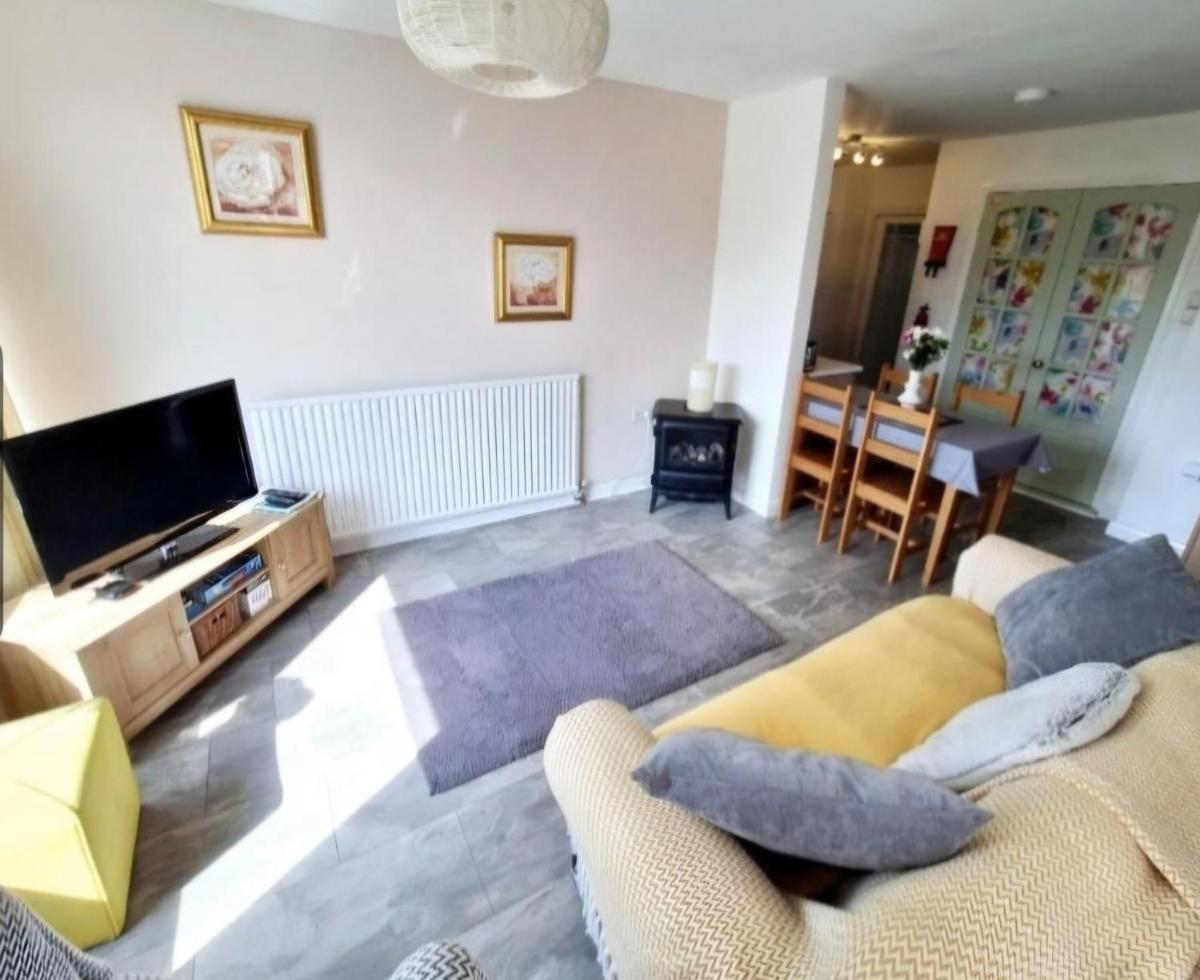 Beautiful 2 bedroom annexe in popular town location - Housity