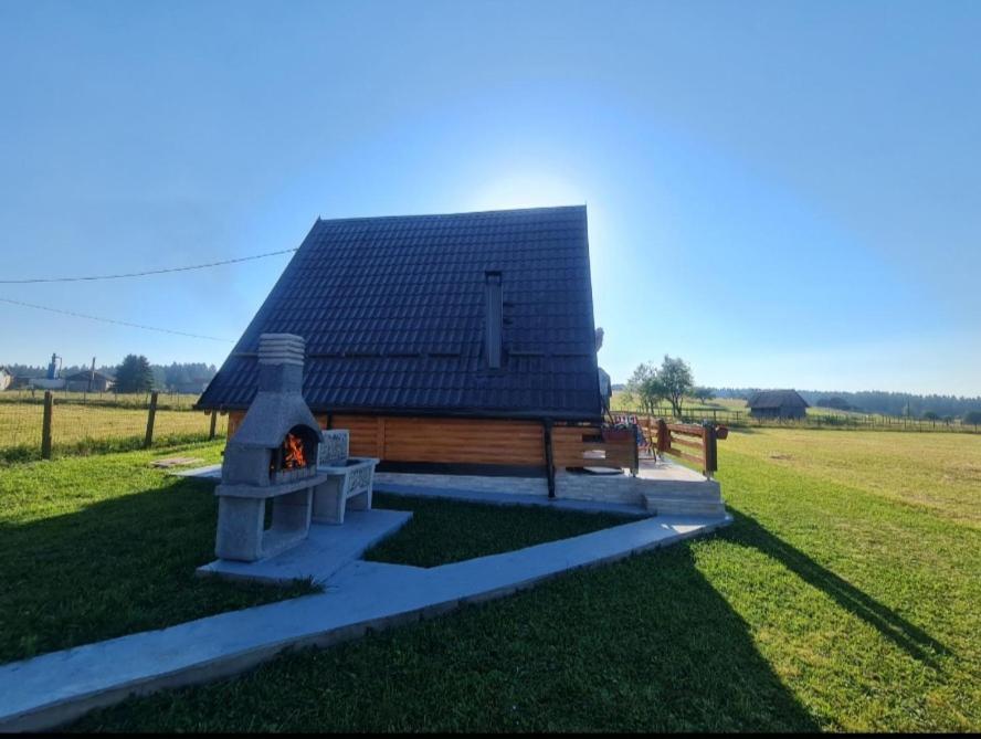 ROMANIJA - Brvnara za odmor - Housity