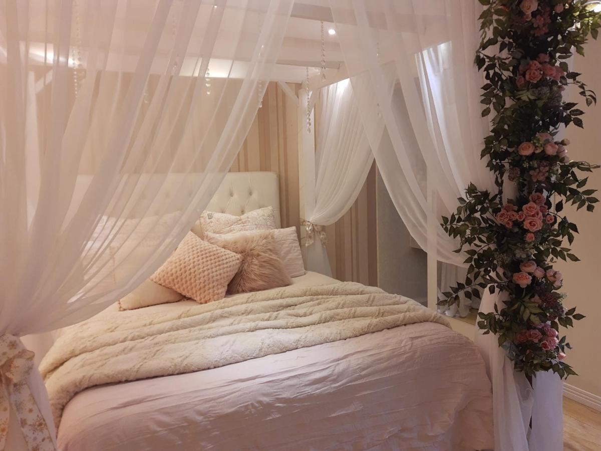 Live House Boutique Hotels - Housity