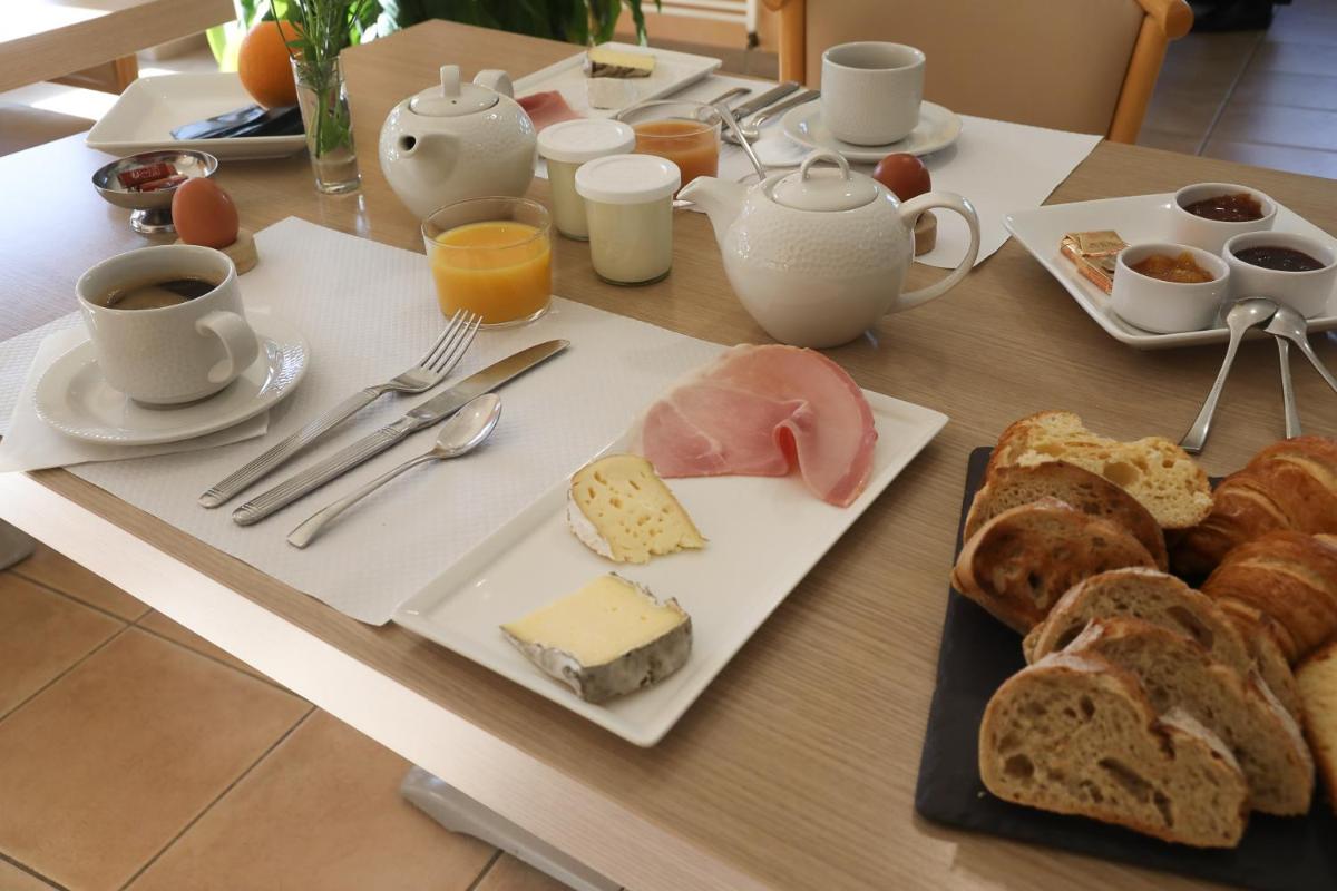 Nourriture dans l'hôtel ou à proximité