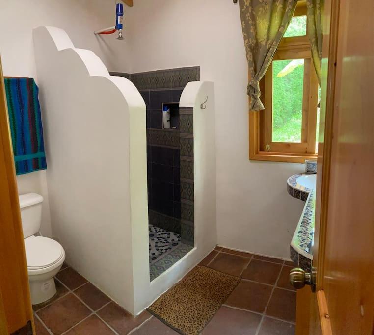 Peaceful Hideaway - Housity