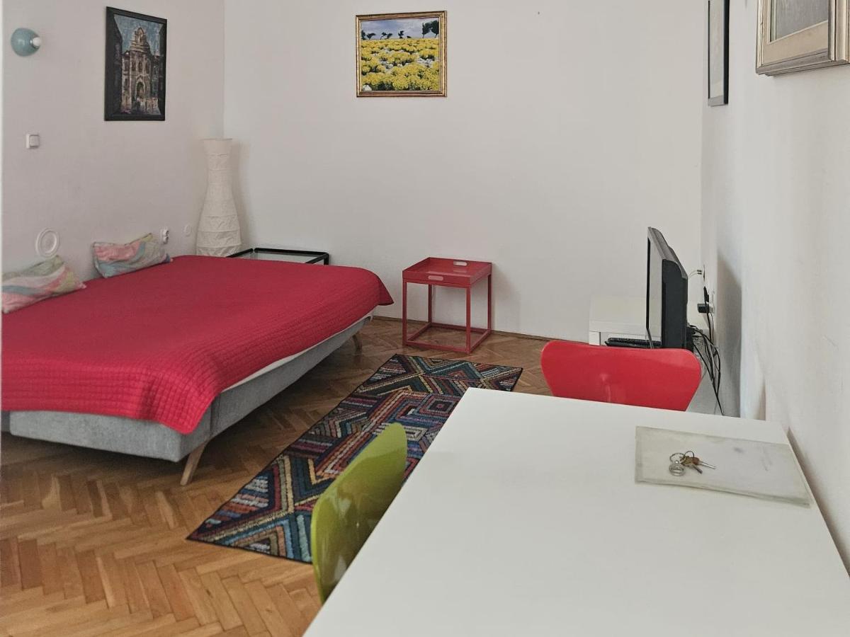 Apartments Lina - Center with free parking! - Housity