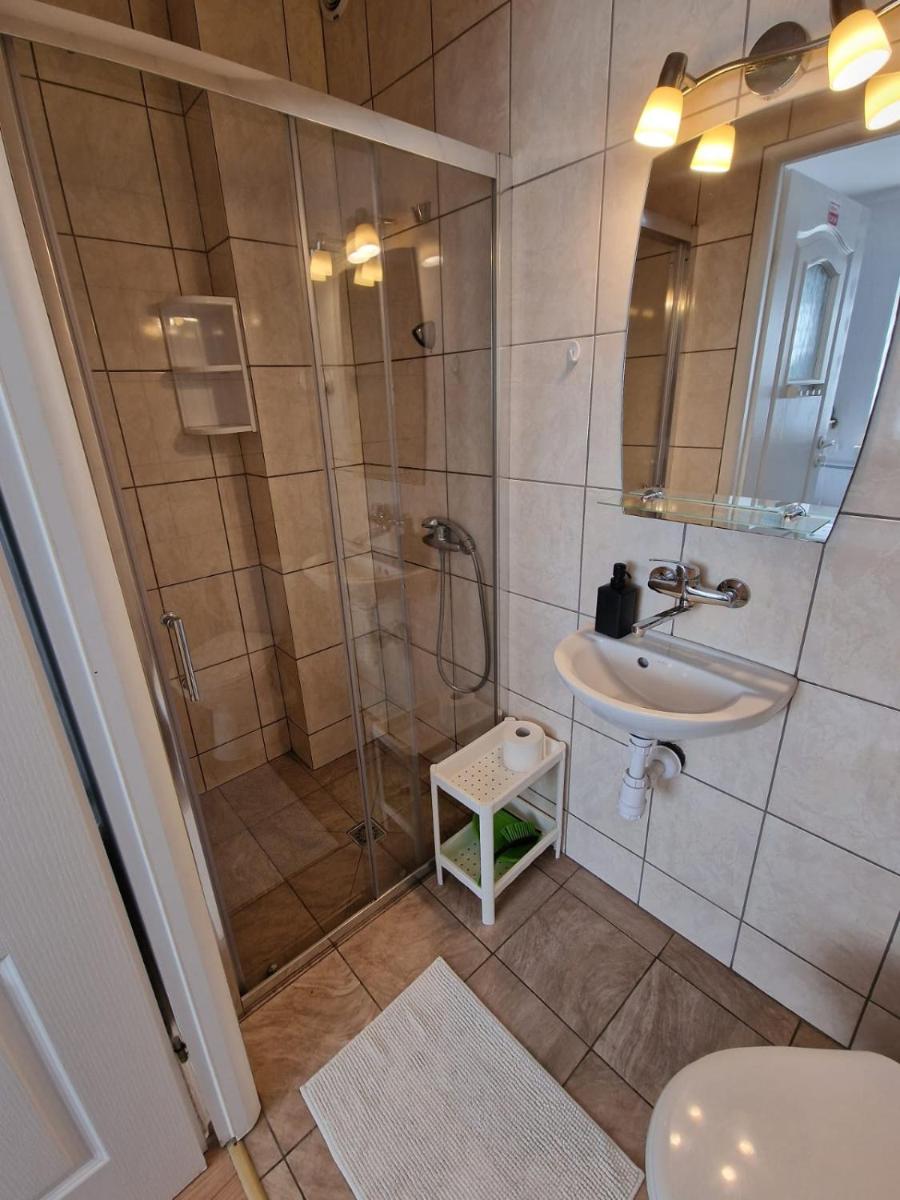 Noclegi nad Wodą - Housity