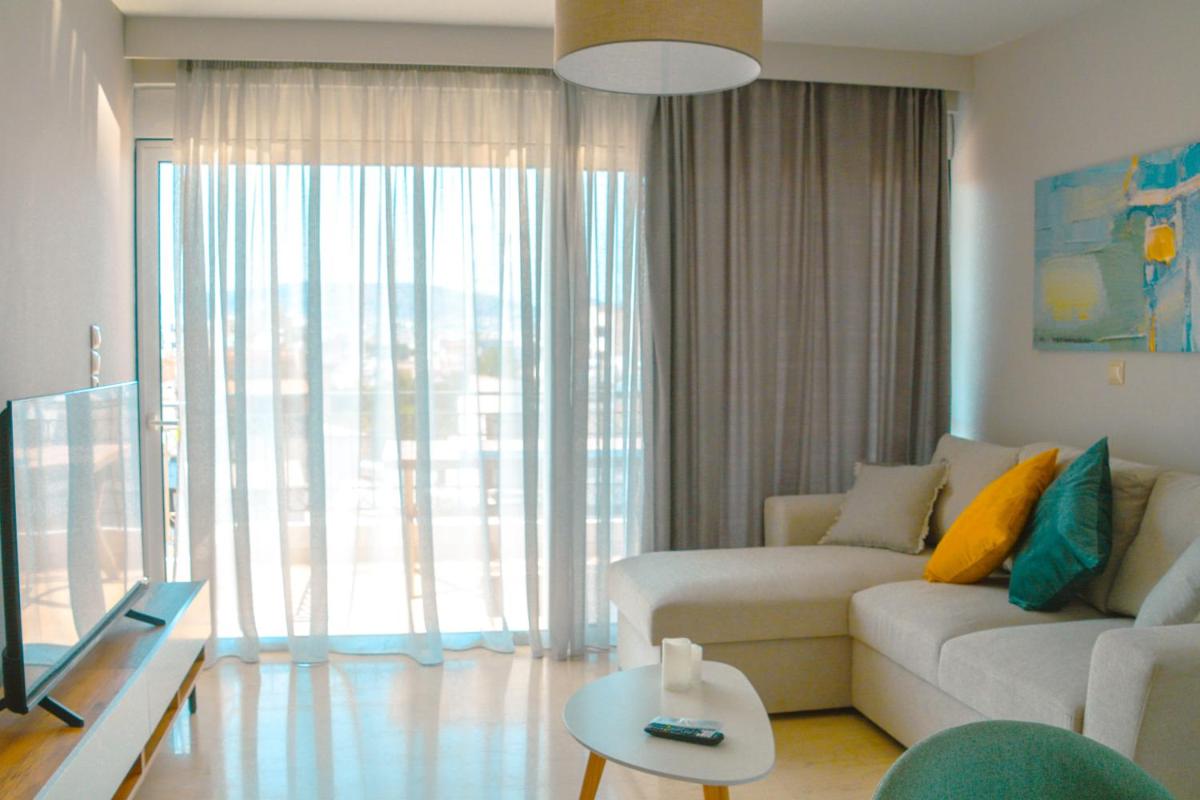Lis153 by Smart Cozy Suites - Top Floors with Amazing City View - Available 24hr - Housity