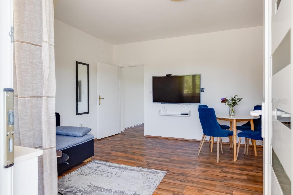 Holiday house with heated pool in a rural setting - Housity