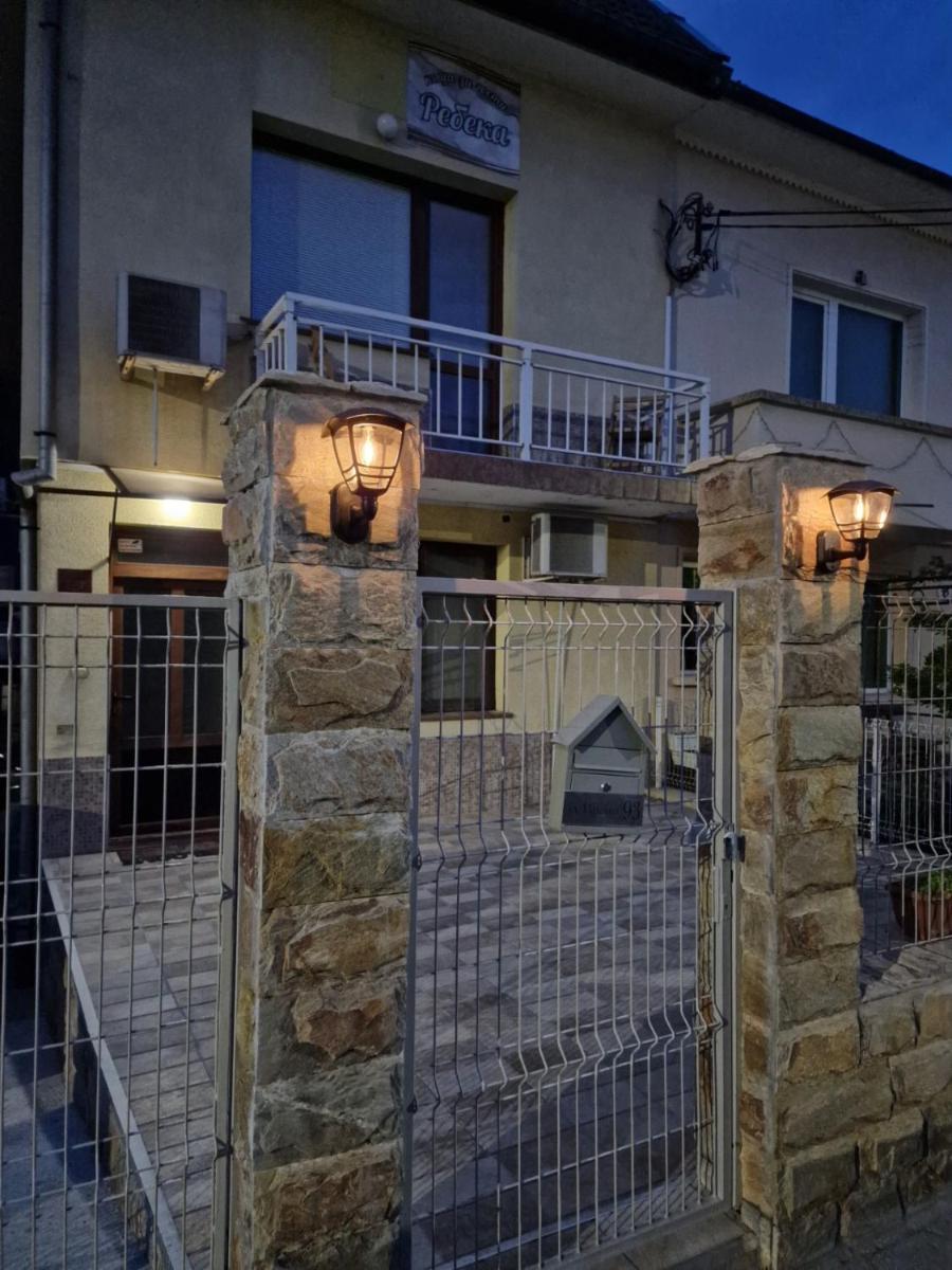 Rebeka Guest House - Housity