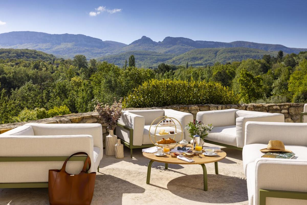 Vue générale sur la montagne ou vue sur la montagne depuis l'hôtel