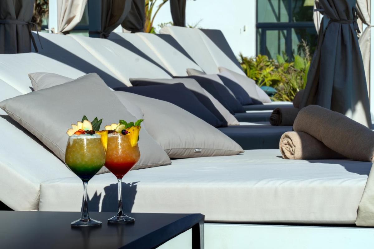 Bebidas en Cabogata Beach Hotel