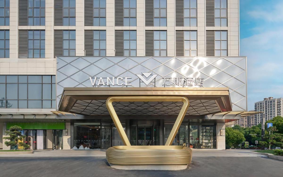 Vance Hotel - East Railway Station - Hizvo